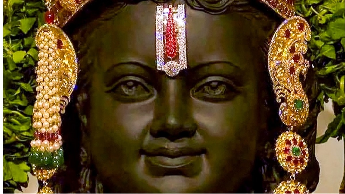 अयोध्या के राम मंदिर में विराजमान रामलला