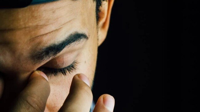 सूजे हुए पैर और सफेद जुबान...शरीर में दिखें ये 5 संकेत तो समझ जाएं कुछ गड़बड़ है