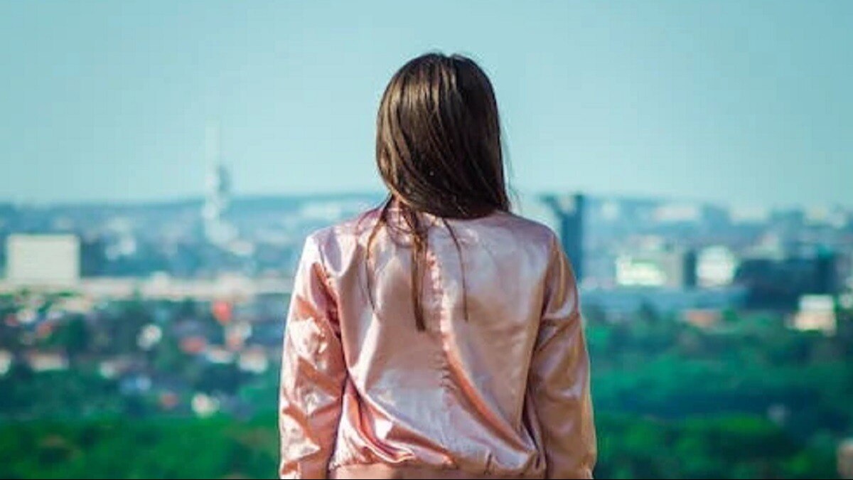 बॉयफ्रेंड को 108 बार चाकू से गोदकर मारा, दोषी करार फिर भी कोर्ट नेे छोड़ा आजाद