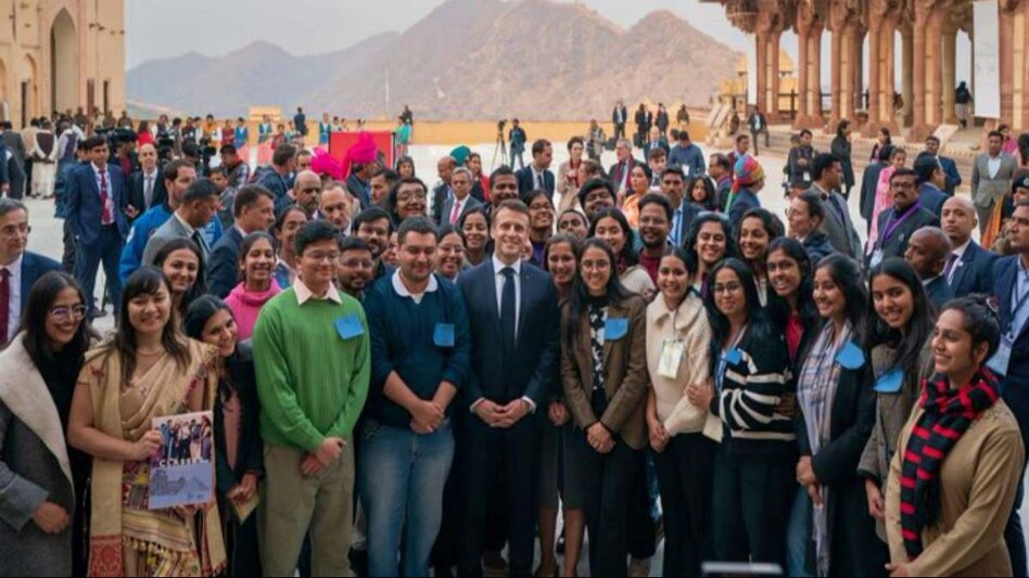 30,000 भारतीय छात्रों का वेलकम करने को तैयार है फ्रांस, राष्ट्रपति मैक्रों ने बताया प्लान - France is aiming to welcome thirty thousand Indian students to its universities by 2030 - AajTak