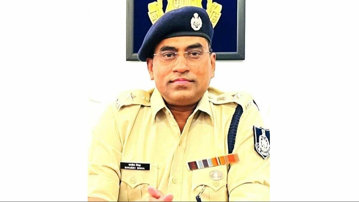 गुना जिले के पुलिस कप्तान संजीव कुमार सिन्हा.