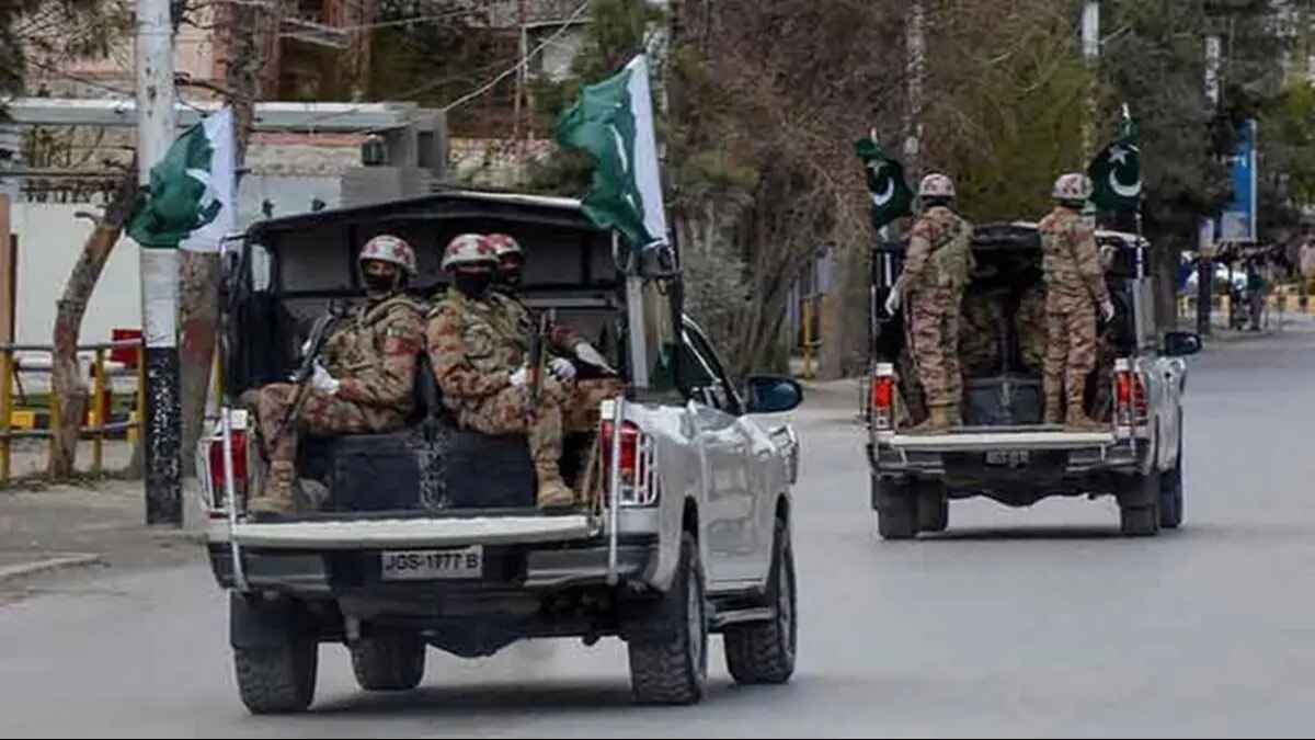 Pakistan में BLA ने मचाया कोहराम, 55 सैनिकों को मारने का दावा, सरहदी इलाकों पर किया कब्जा