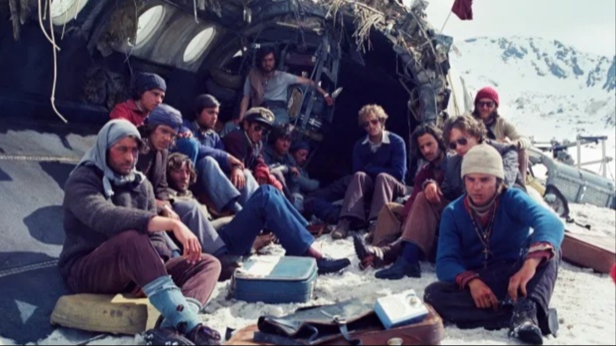 नेटफ्लिक्स की फिल्म 'सोयाइटी ऑफ द स्नो' एंडीज विमान दुर्घटना पर आधारित है (Photo-Netflix)