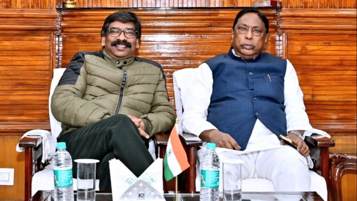 हेमंत सोरेन ने विधायकों से सादा कागज पर कराए दस्तखत, कल ED का रुख तय करेगा अगला सियासी कदम