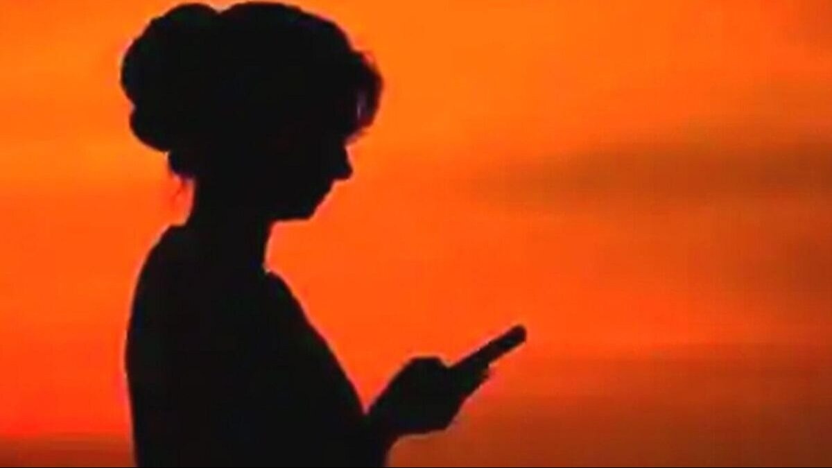 शादीशुदा महिला पर युवक ने बनाया दबाव. (Representational image)