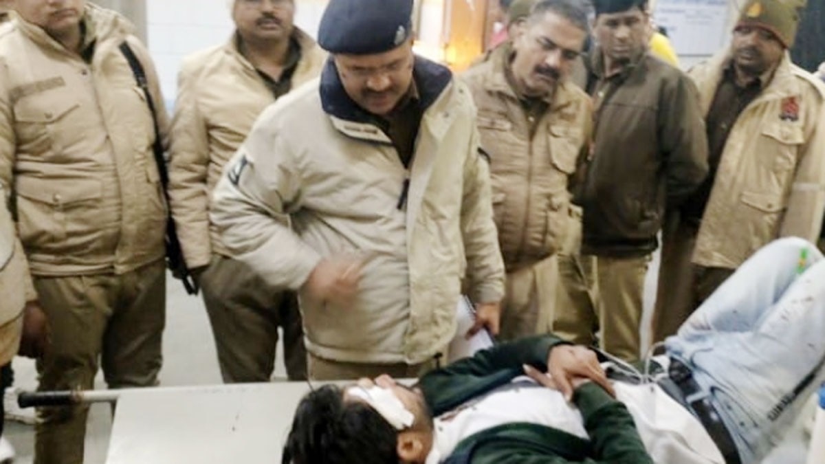 बदमाशों ने चाकू से वार कर दो युवकों को किया घायल