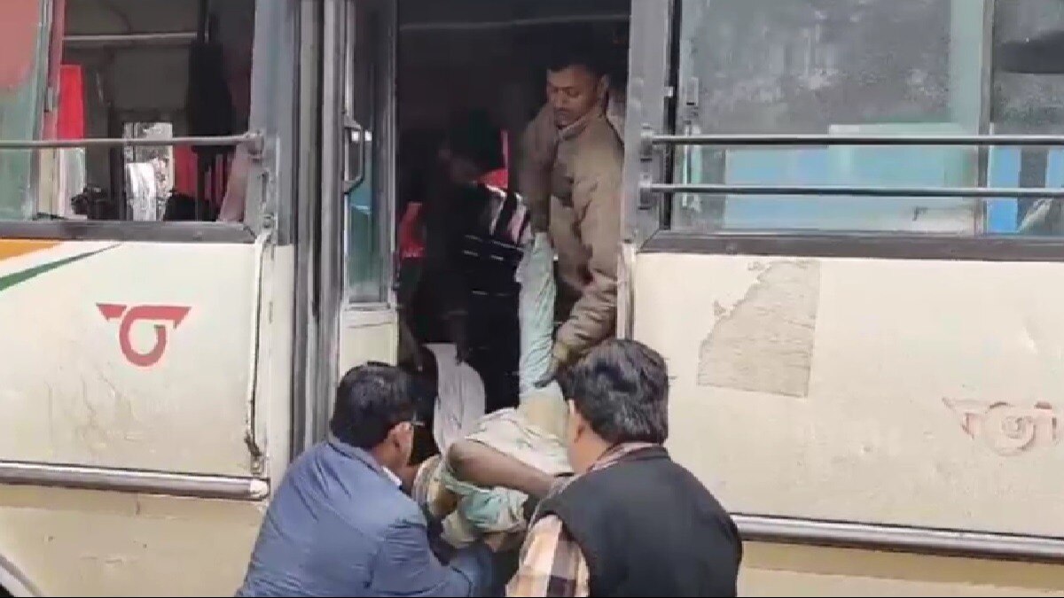 चलती बस में हार्ट अटैक से ड्राइवर की मौत.