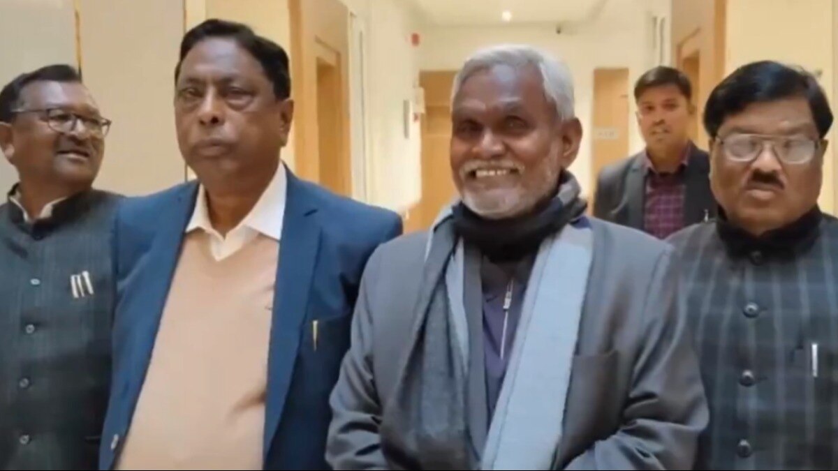 एक, दो, तीन... चंपई सोरेन ने गवर्नर को दिखाया विधायकों के सपोर्ट वाला वीडियो, बोले- 22 घंटे से शपथ ग्रहण का इंतजार