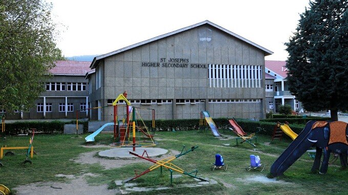 सेंट जोसेफ हायर सेकेंडरी स्कूल बारामूला बंद होने की कगार पर है