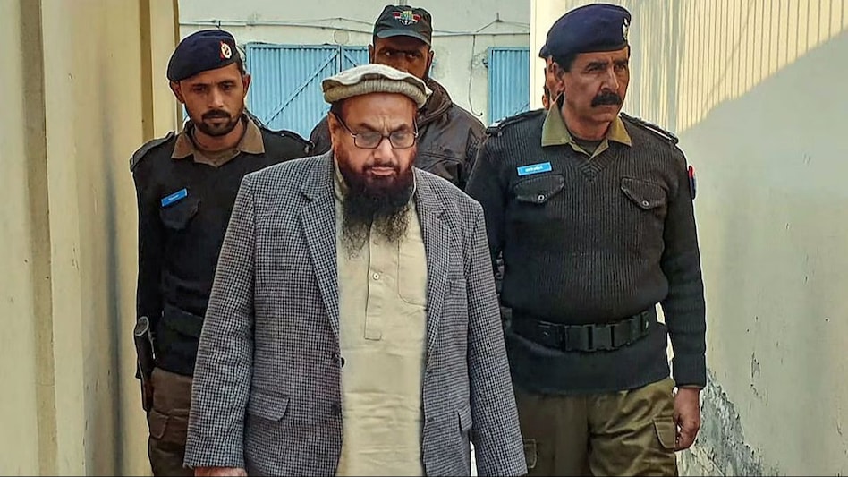 Pakistan news :हार गया हाफिज का बेटा चुनाव, जीत गए नवाज शरीफ, दूसरी सीट पर पिछड़े, पाकिस्तान के नतीजों में बड़ा उलटफेर 2 मुंबई 26/11 हमले के मास्टरमाइंड हाफिज सईद की पार्टी नए नाम से पाकिस्तान के आम चुनावों में हिस्सा ले रही है. (File Photo)
