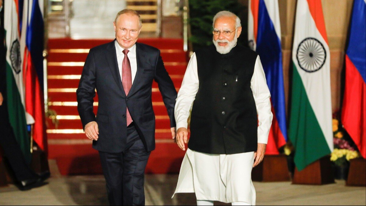 रूसी तेल भारत के जरिए ब्रिटेन पहुंच रहा है (Photo- Reuters)