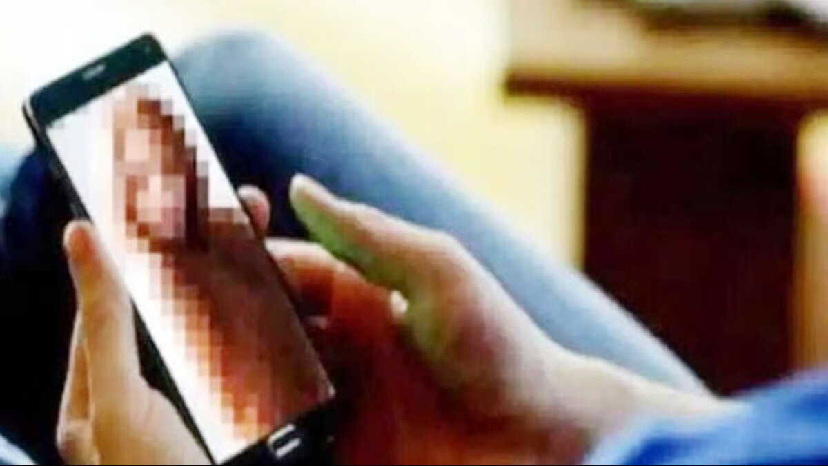 प्रिया, पूजा, रश्मि बनकर वीडियो कॉल पर फंसाते थे 'शिकार', मेवात से साद, अमीन, दिलशाद को उठाकर लाई पुलिस