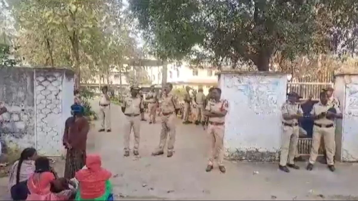 Hyderabad: टीचर ने डांटा तो हॉस्टल जाकर फंदे पर लटक गईं दसवीं की दो छात्राएं, मौके से मिला सुसाइड नोट