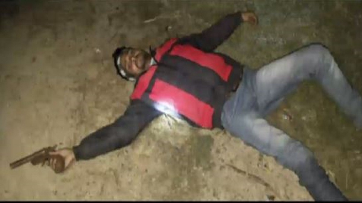 एनकाउंटर के बाद पकड़ा गया बदमाश