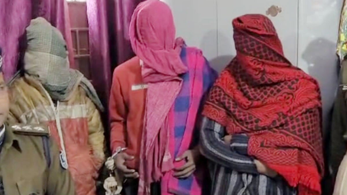 हेरोइन की तस्करी के मामले में तीन गिरफ्तार 