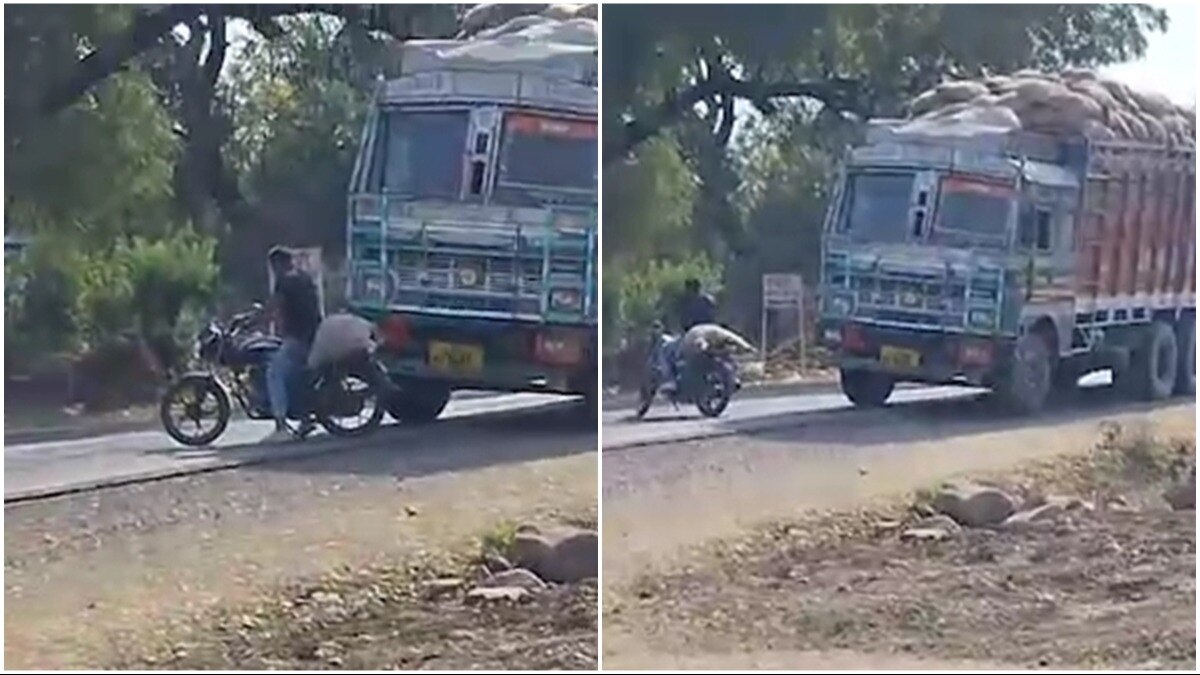 बाइक में बोरी रखकर ले जाता शख्स वीडियो में हुआ कैद.