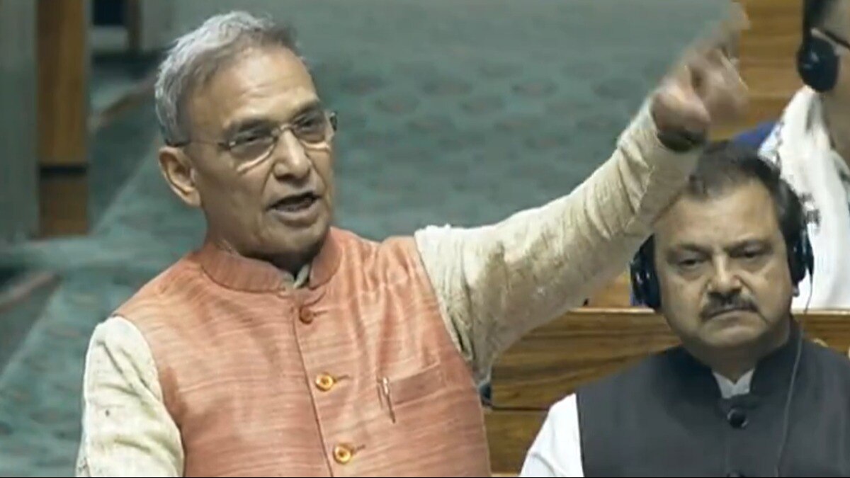 लोकसभा में बोलते हुए बीजेपी सांसद सत्यपाल सिंह