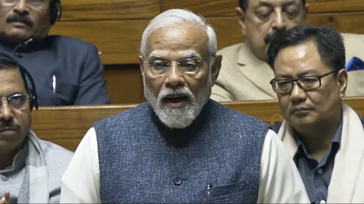 लोकसभा को संबोधित करते पीएम मोदी