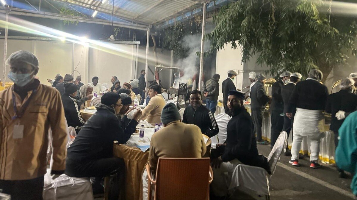 तेजस्वी के घर 100 खटियों का इंतजाम, चाय-नाश्ता भी मंगाया गया, 12 फरवरी तक यहीं अड्डा जमाएंगे RJD MLA