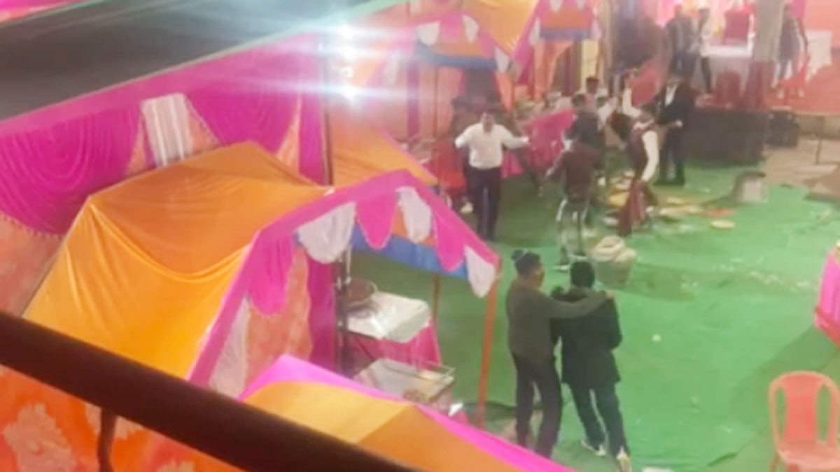 गरम रोटी न मिलने पर शादी में मचा बवाल 