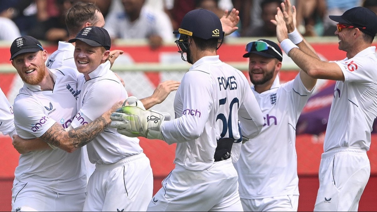 England Team in India for Test Series: टेस्ट सीरीज के लिए भारत लौटी इंग्लैंड टीम... पाकिस्तानी मूल के रेहान अहमद को एयरपोर्ट पर रोका