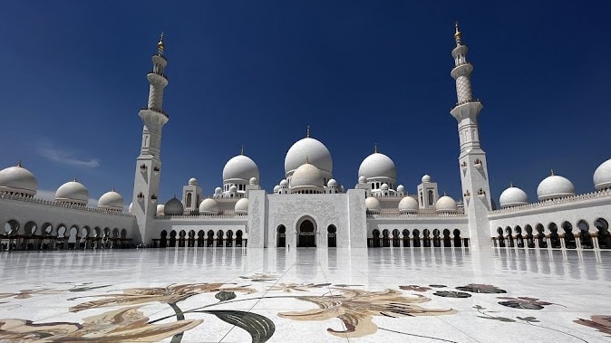 Sheikh Zayed Grand Mosque (Photo Credit: https://www.flickr.com/photos/nadircruise/)