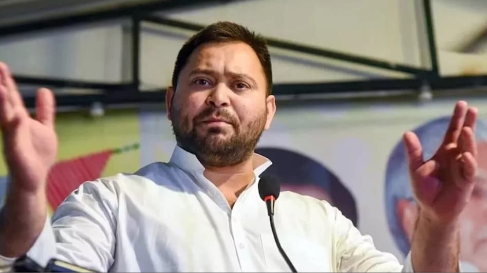 जन विश्वास यात्रा पर निकले तेजस्वी यादव, बोले- सिर्फ MY नहीं, BAP हमारी पार्टी का सियासी समीकरण - Tejashwi Yadav begins his Jan Vishwas Yatra from Patna Bihar attacks on Nitish Kumar