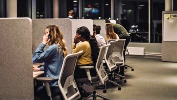 नोएडा: फर्जी कॉल सेंटर का भंडाफोड़ (सांकेतिक फोटो) 