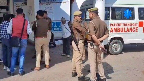 झांसी: वारदात के बाद जांच-झांसी: वारदात के बाद जांच-पड़ताल में जुटी पुलिस पड़ताल में जुटी 