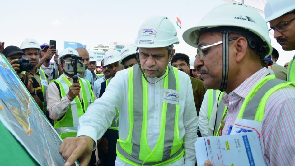 केंद्रीय रेल मंत्री अश्वनी वैष्णव ने हाई स्पीड ट्रेन निर्माण कार्य की समीक्षा दी केंद्रीय रेल मंत्री अश्वनी वैष्णव ने हाई स्पीड ट्रेन निर्माण कार्य की समीक्षा दी