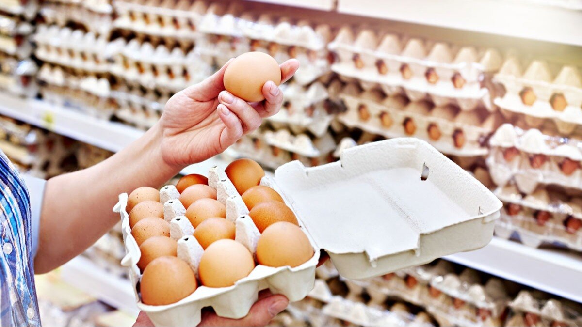 ऑनलाइन ₹49 में 4 दर्जन अंडे खरीद रही थी महिला, लगा 48,000 का चूना