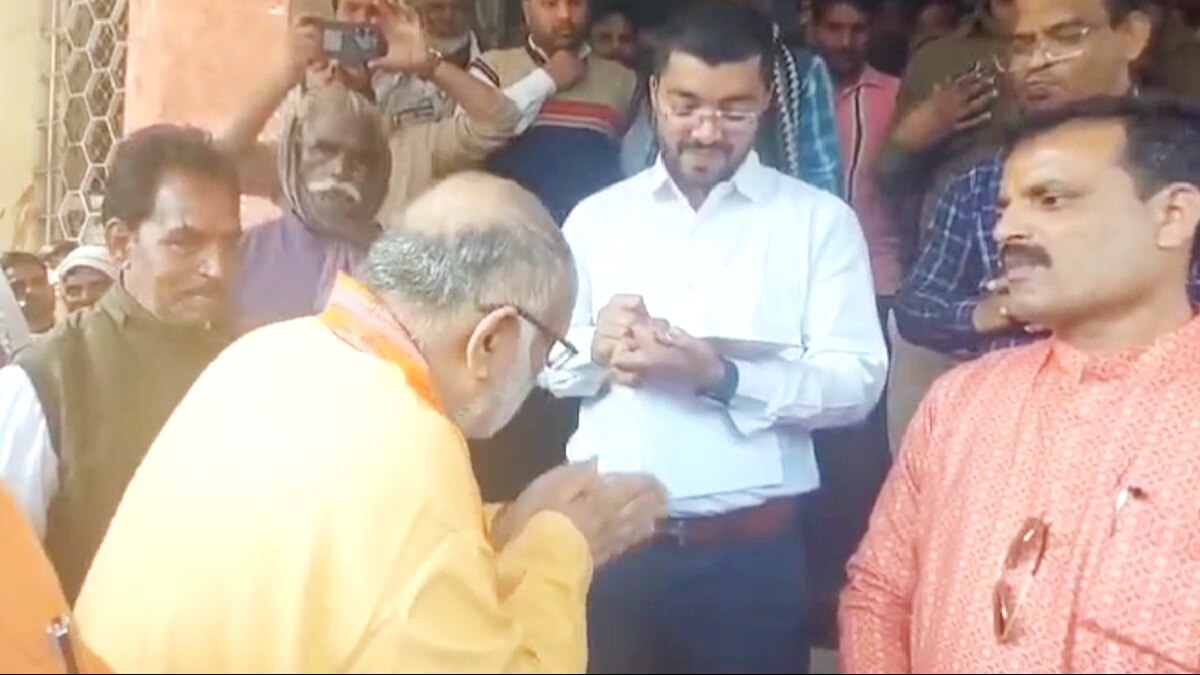 सत्तापक्ष का एक विधायक असहाय...SDM के पैर पड़ते नजर आए BJP MLA उमाकांत शर्मा, सामने आई ये वजह