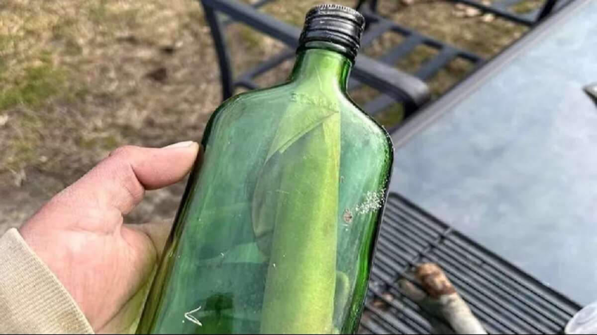 बोतल में मिला मैसेज