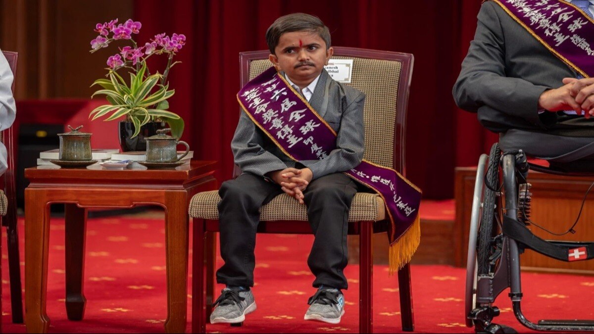 World's Short Height Doctor