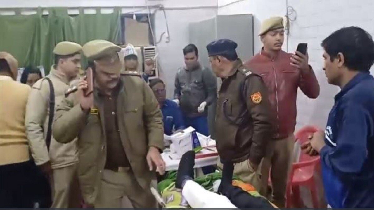 ट्रक और ट्रैक्टर ट्रॉली के बीच हुई टक्कर 