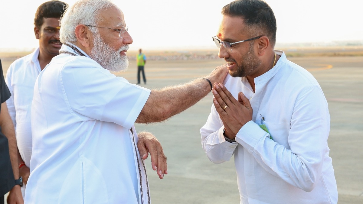 पिता बनने के बाद बच्चों से मिलने से पहले बीजेपी कार्यकर्ता ने पीएम मोदी का स्वागत किया