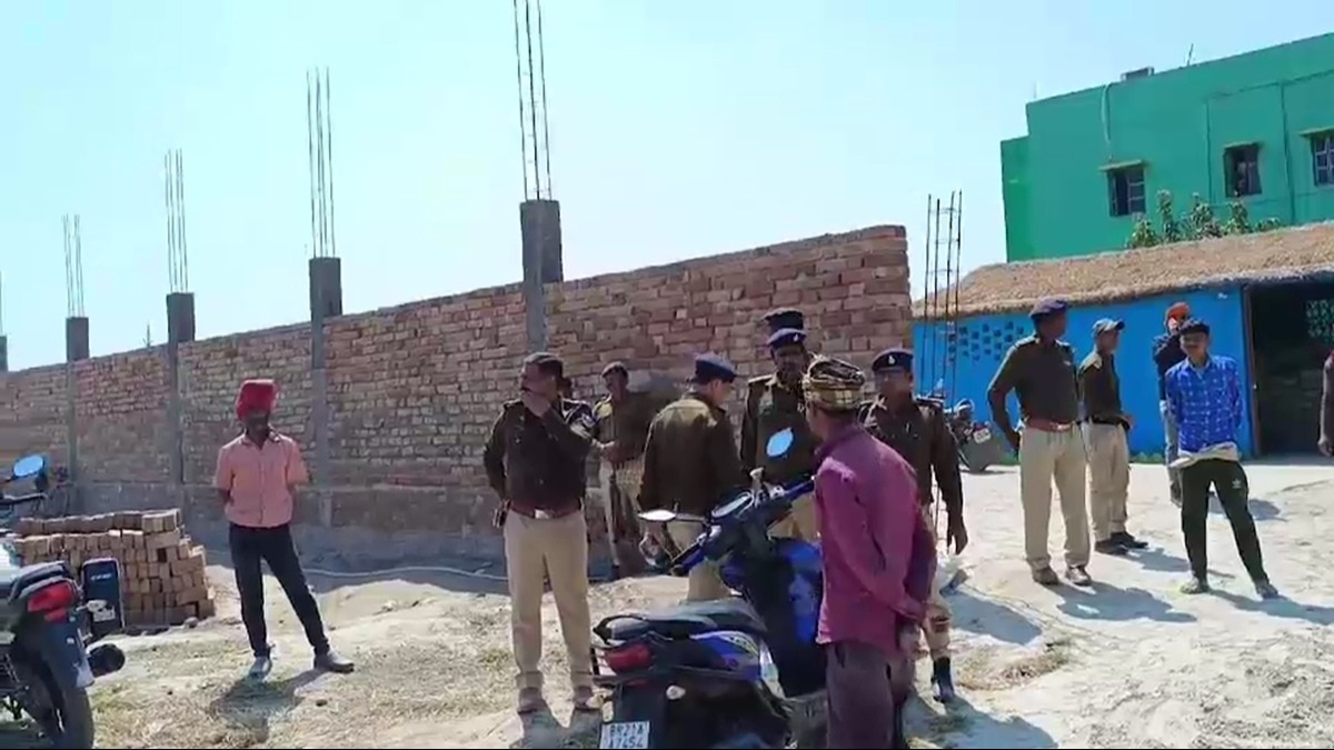 Bihar: बाइक पर आए 3 बदमाश, ब्लॉक प्रमुख के बेटे को गोलियों से भूना… CCTV खंगाल रही पुलिस