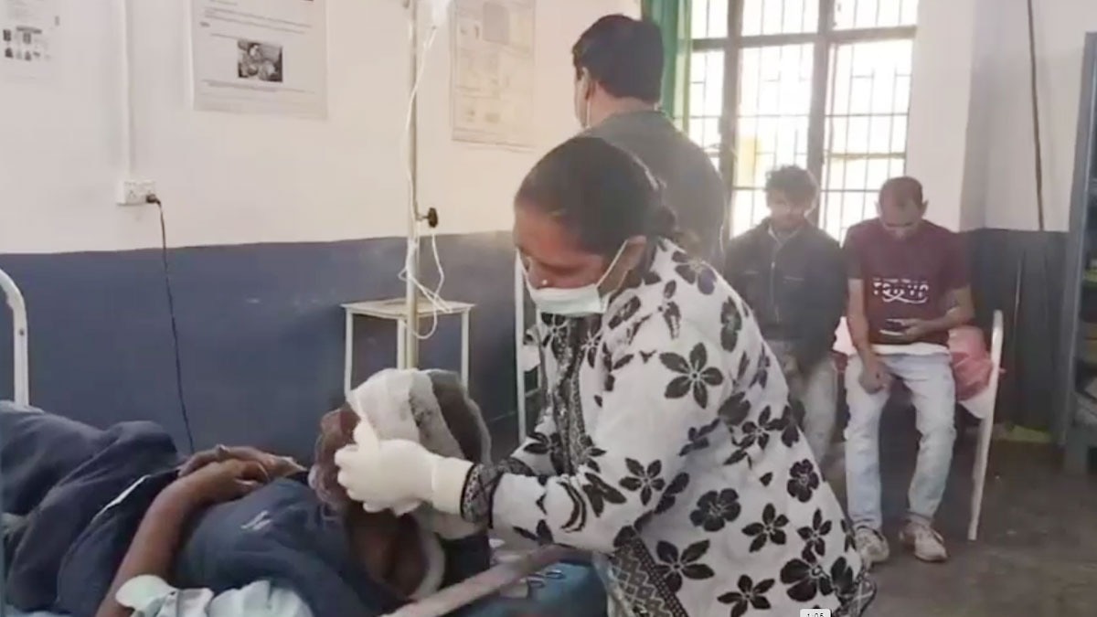 दो पक्षों में जमकर हुई मारपीट