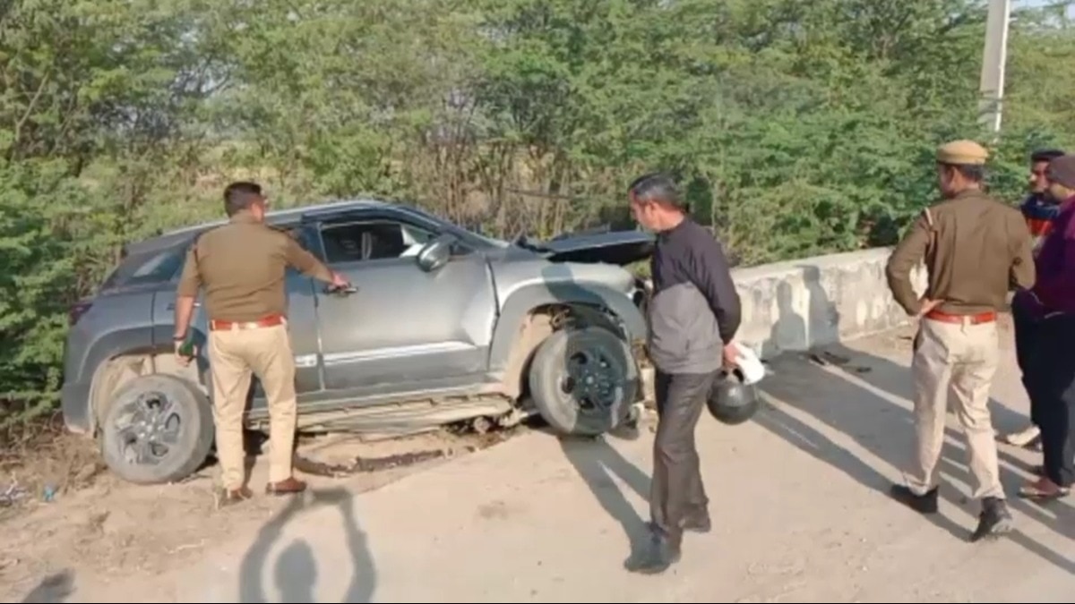 विवाह की खुशियां मातम में बदलीं… सड़क हादसे में पिता-पुत्री की मौत, एक ही चिता पर जली दोनों की लाश
