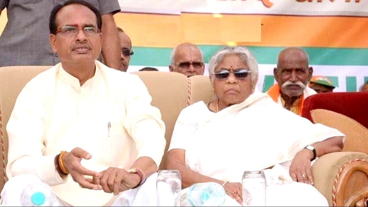 शिवराज सिंह चौहान के साथ कुसुम मेहदेले. (फाइल फोटो)