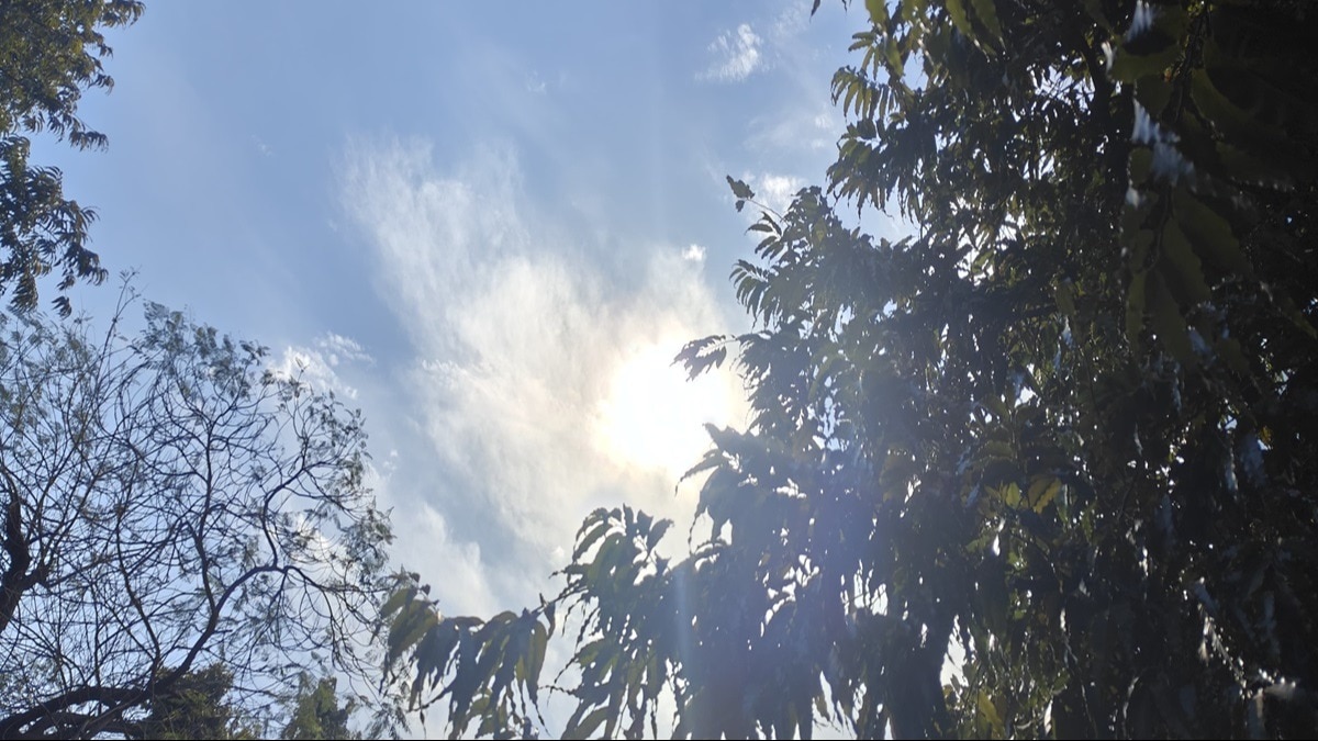 Weather Today: दिल्ली में 30 डिग्री पारा, इन इलाकों में बरसेंगे बादल, जानें देशभर में आज कैसा रहेगा मौसम