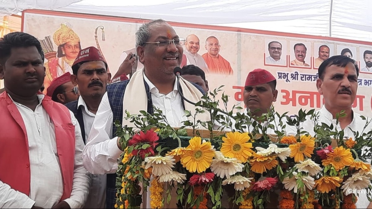 मंत्री डॉक्टर संजय निषाद.