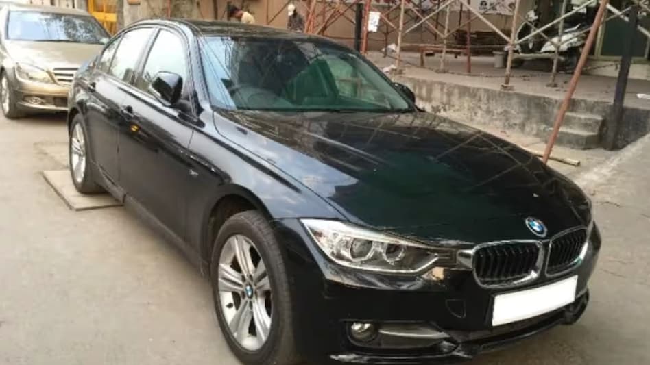 BMW कार से आया था धोखेबाज BMW कार से आया था धोखेबाज
