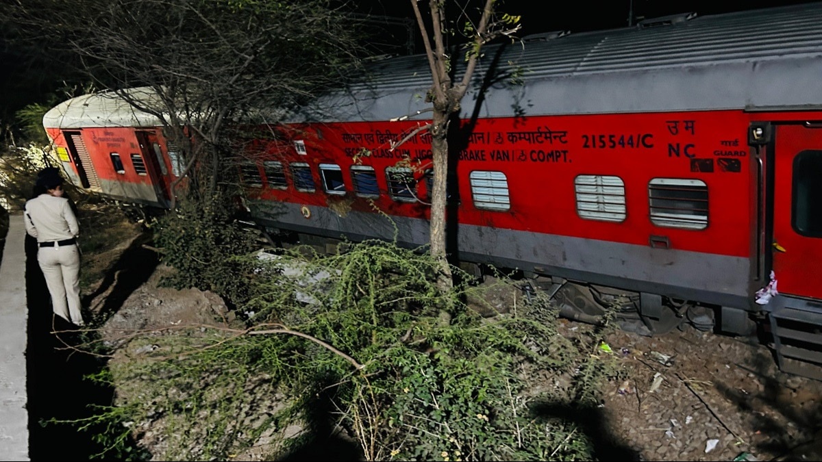 अजमेर में ट्रेन और मालगाड़ी के बीच हुई टक्कर