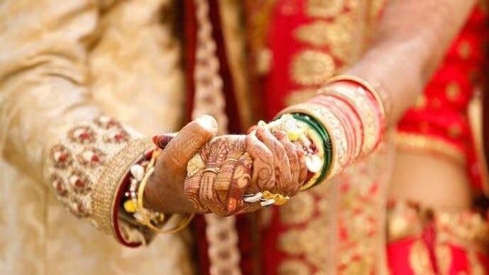 सामूहिक विवाह में भाई-बहन की शादी कराने पर एक्शन (फाइल फोटो)
