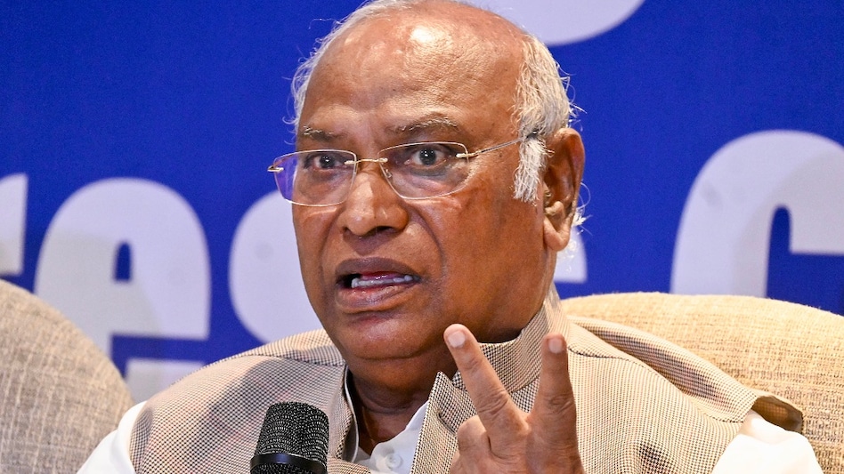 खरगे के दामाद को मिला टिकट, कर्नाटक में इन मंत्रियों के बेटे और बेटियां लड़ेंगे लोकसभा चुनाव - congress candidate list for Karnataka lok sabha election 2024 Mallikarjun Kharge ...