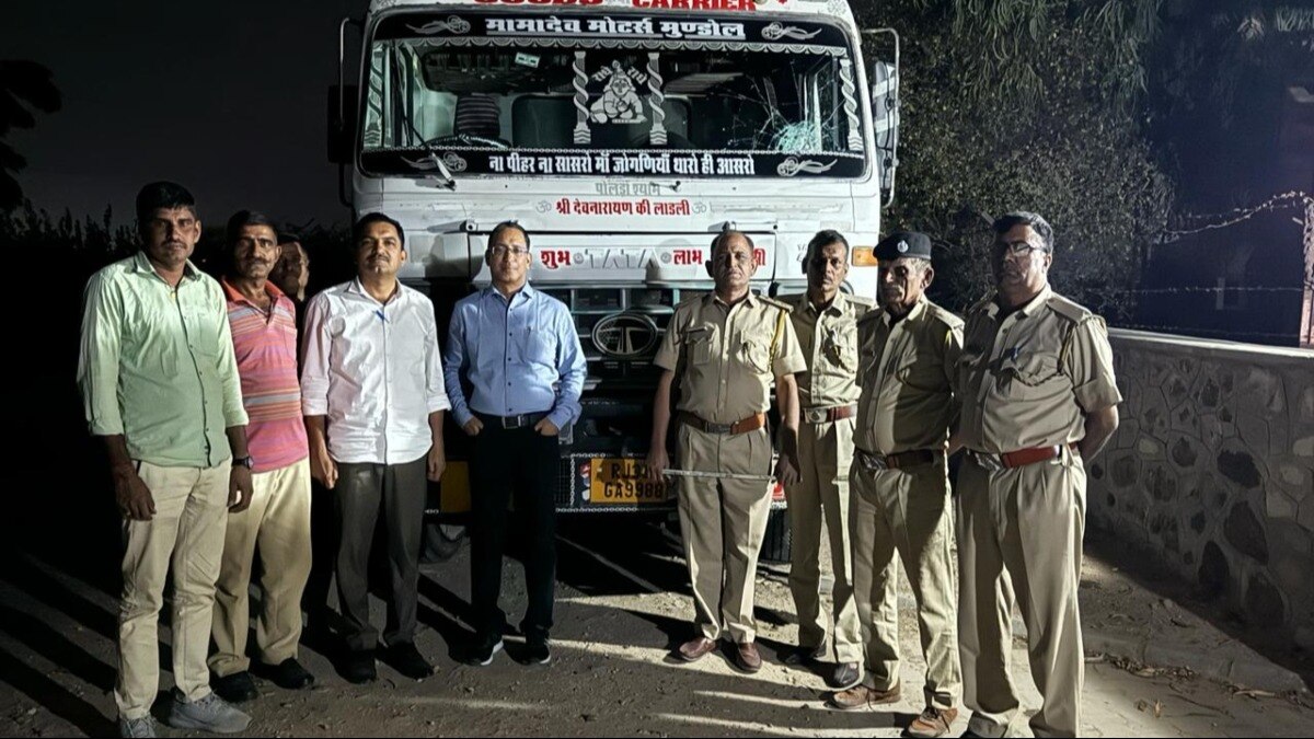 बाड़मेर पुलिस ने बरामद की अवैध शराब.