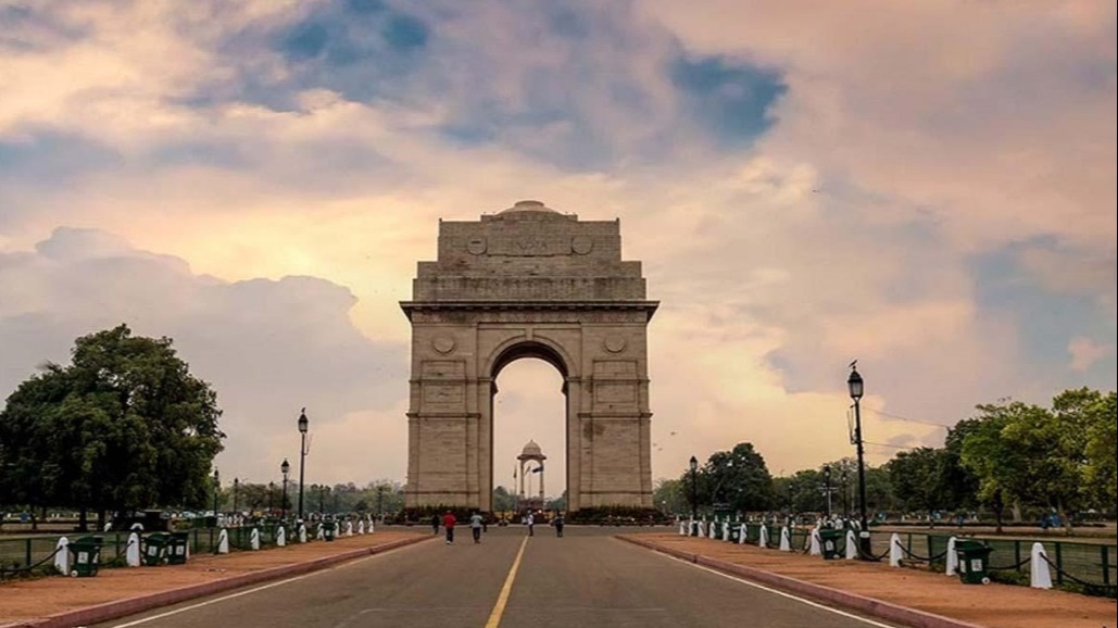 Weather Today: दिल्ली में छाए रहेंगे बादल, इन राज्यों में होगी बारिश, जानें देशभर के मौसम का हाल