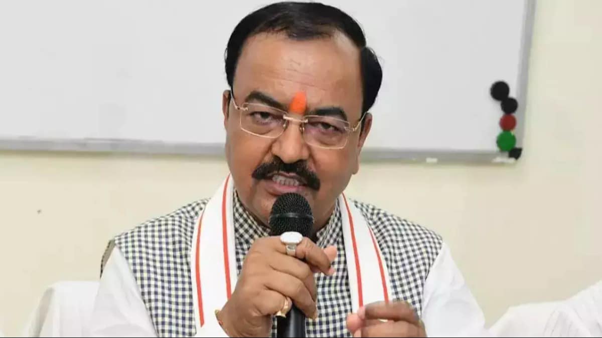 चाहे जीजा आएं या दीदी, अमेठी में कमल ही खिलेगा', रॉबर्ट वाड्रा के दावे पर केशव प्रसाद मौर्य का पलटवार - UP Deputy CM Keshav Prasad Maurya speaks on Akhilesh Yadav on