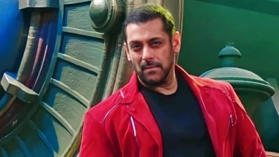 Salman Khan ने दी ईदी बोले- अगली ईद सिकंदर से आकर मिलो, रिलीज किया टाइटल - Salman khan announced his eid release in 2025 director AR Murugadoss film sikandar teases poster out